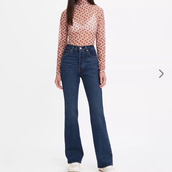 Levi’s Ribcage Bootcut Jeans - Picture 3 of 11